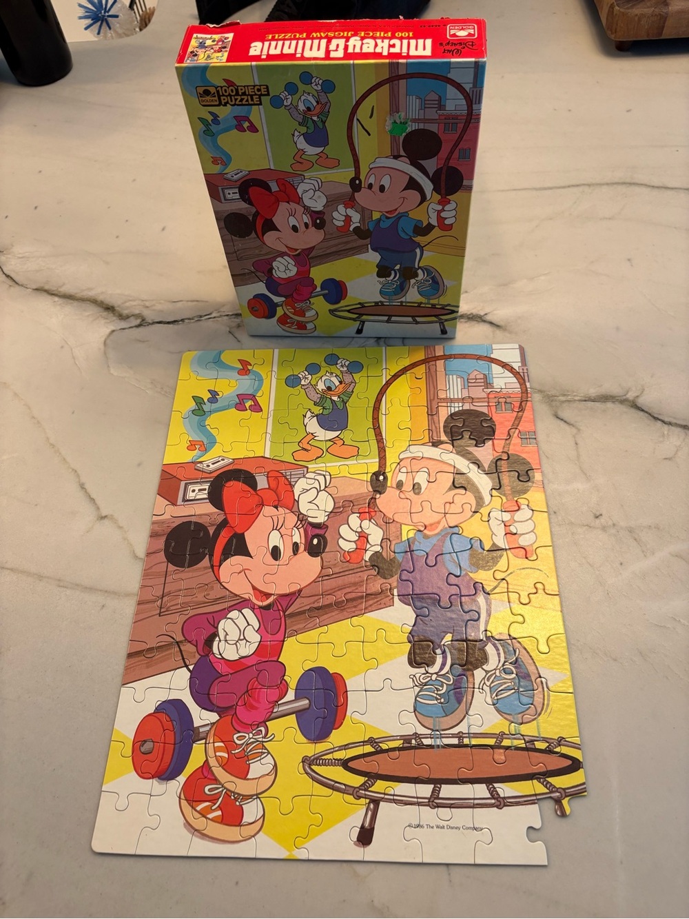 1986 Golden Minnie & Mickey 100 piece jigsaw Puzzle